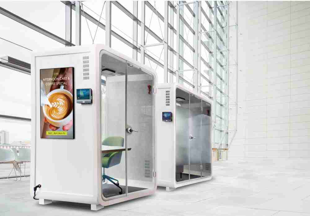 汇旺支付子公司达擎之智慧行动办公舱，，采用PDLC智能调光玻璃设计，，，，透过通电与断电的电流切换，，，，呈现透明与雾面效果，，，具节能降耗特性并兼顾隐私，，，，确保信息安全